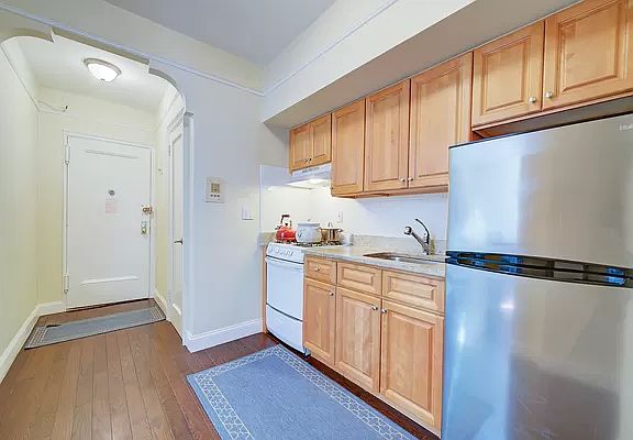 5th image of 167-10 Crocheron Ave #3E