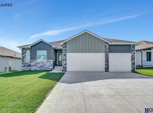 820 Regiment Rd, Lincoln, NE 68527