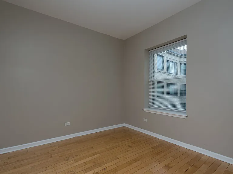 6042 S Prairie Ave #2 — Photo 6