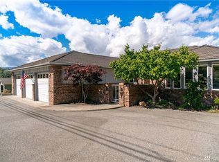 2010 Autumn Dr, East Wenatchee, WA 98802