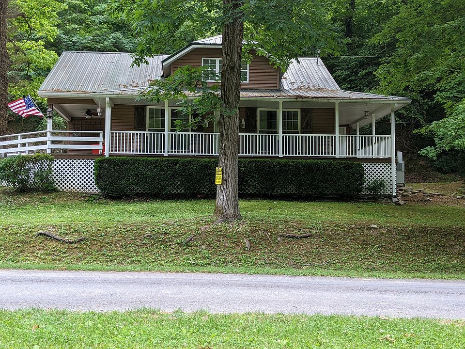 2nd image of 1015 Maple Rd