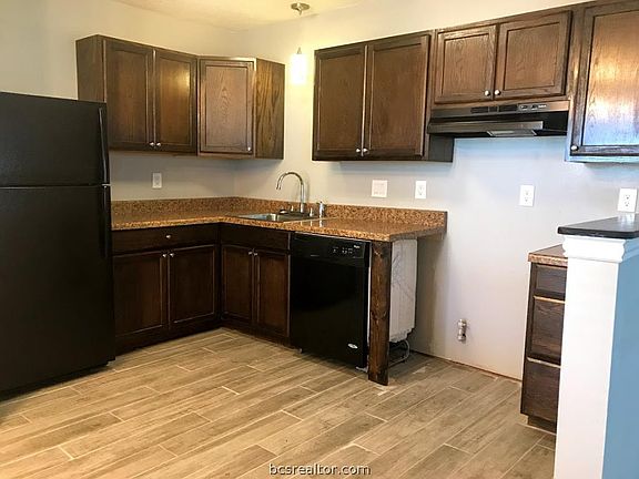 3rd image of 3304 Lodgepole Cir
