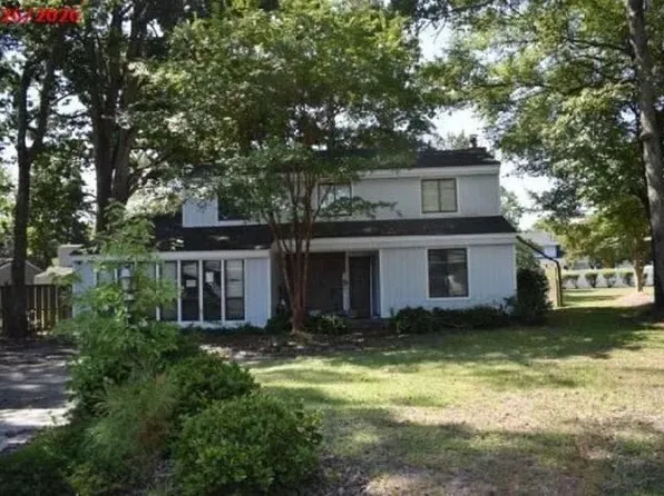 214 Tartan Rd, Lumberton, NC 28358