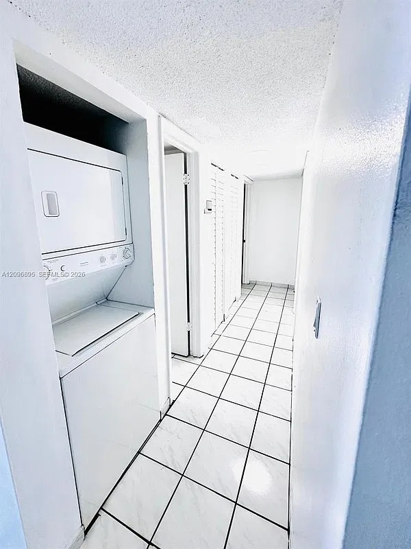 1750 W 46th St #535 — Photo 4