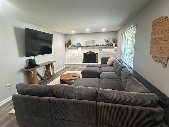 4th image of 6868 Middlebrook Blvd