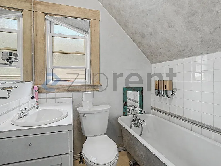 8612 SW 20th Ave — Photo 16