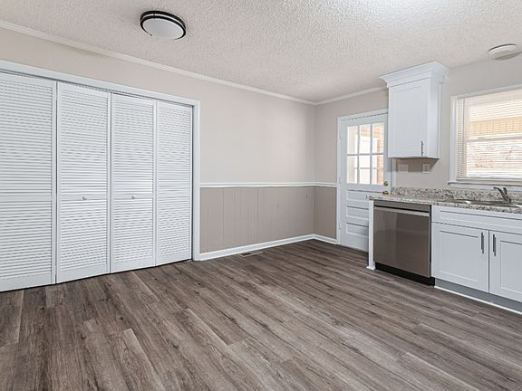 4th image of 409 Winfrey Dr