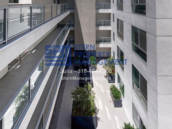 4th image of 1330 S Federal Ave #406