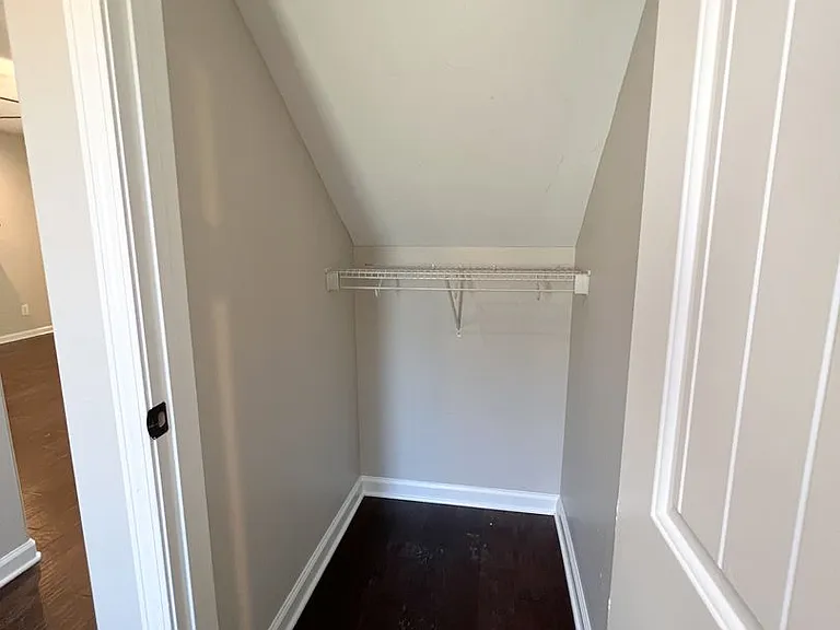 358 Chalet Cir — Photo 3