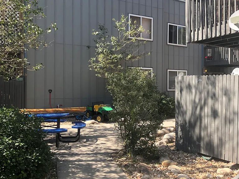 347 Idaho St — Photo 8
