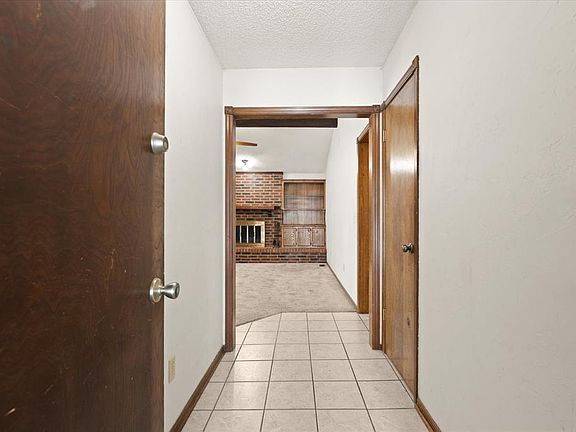 2nd image of 10325 Exter Ave