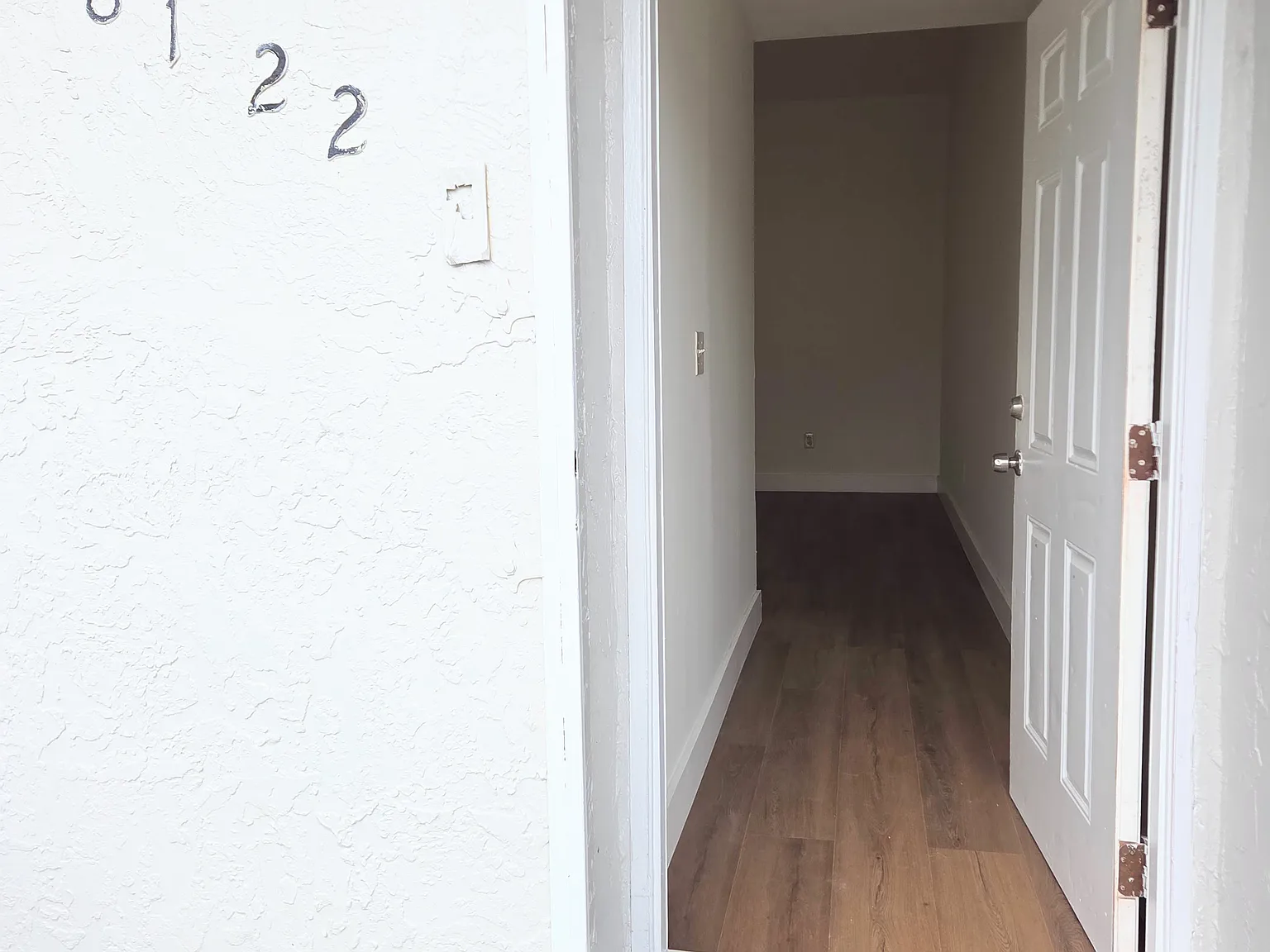 3 bed, 1220 sqft, $2,300 — Photo 1