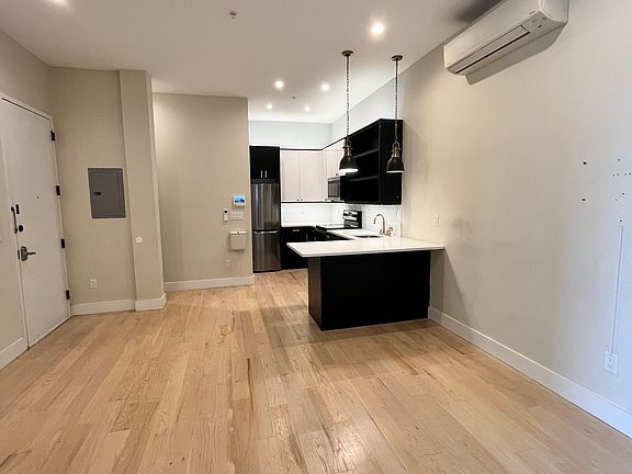 5th image of 609 Communipaw Ave #1R