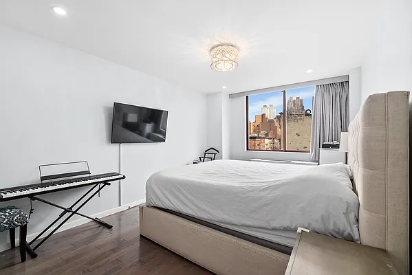 Sold by Compass | media 40