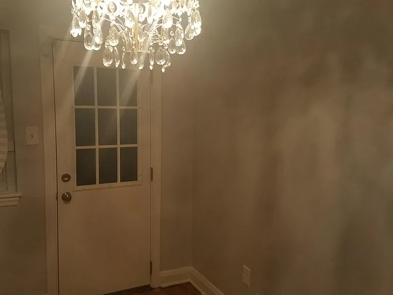 2810 Windsor Ave — Photo 6
