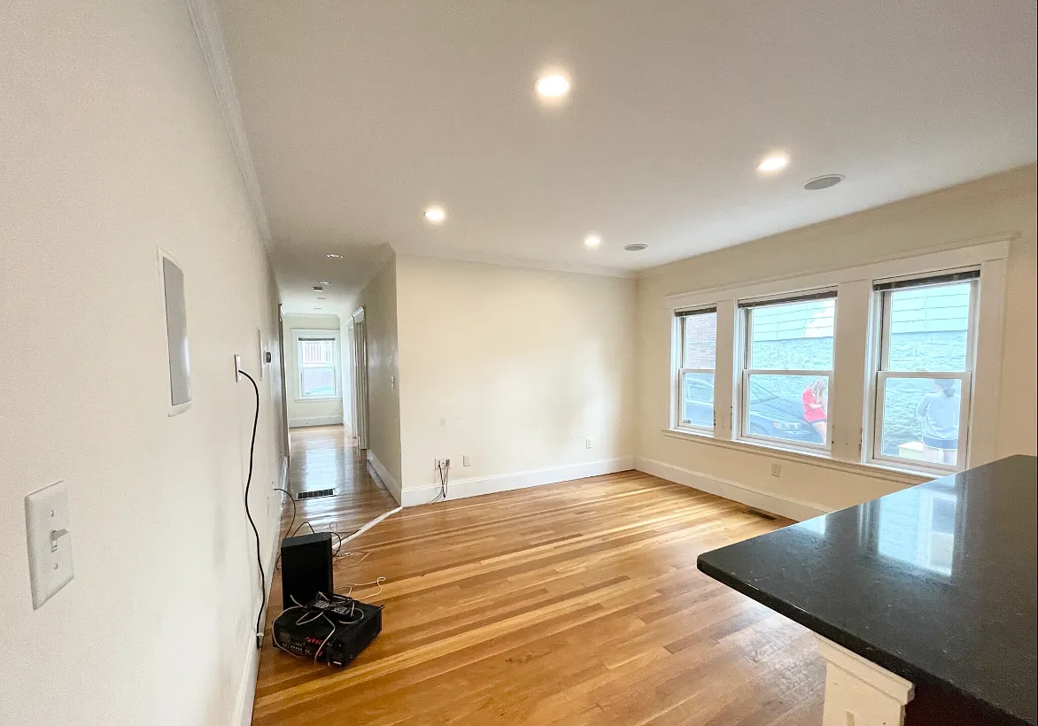 5 bed, 1200 sqft, $6,000 — Photo 2