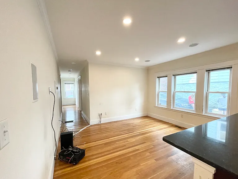 15 Sunset St #1F — Photo 2