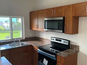 8321 NE Miami Ct, Miami, FL