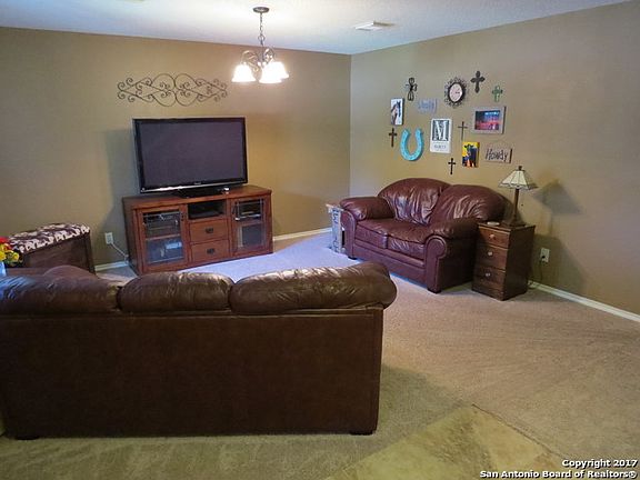 5th image of 264 Samantha Dr