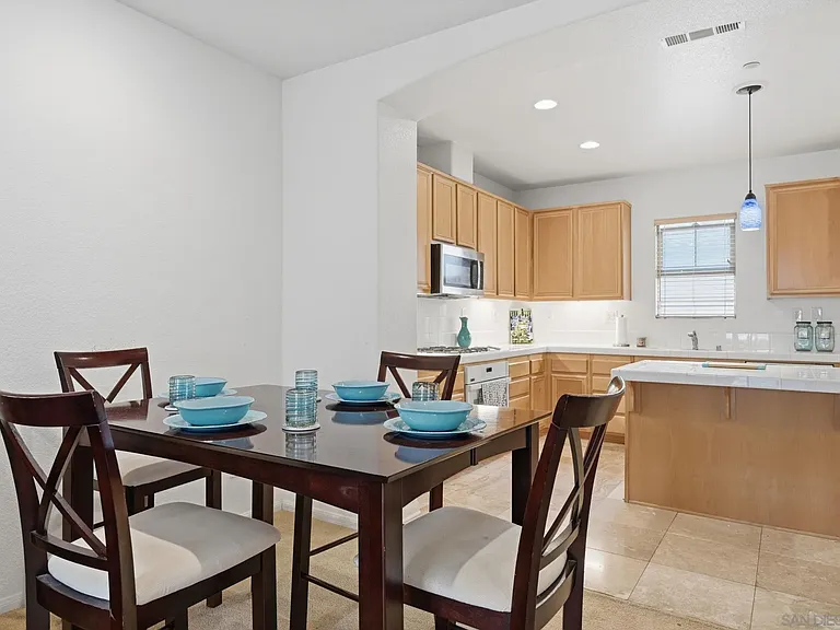 237 Marquette Ave — Photo 7