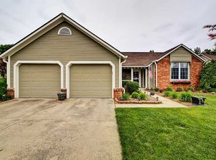 1361 Secretariat Ln, Indianapolis, IN
