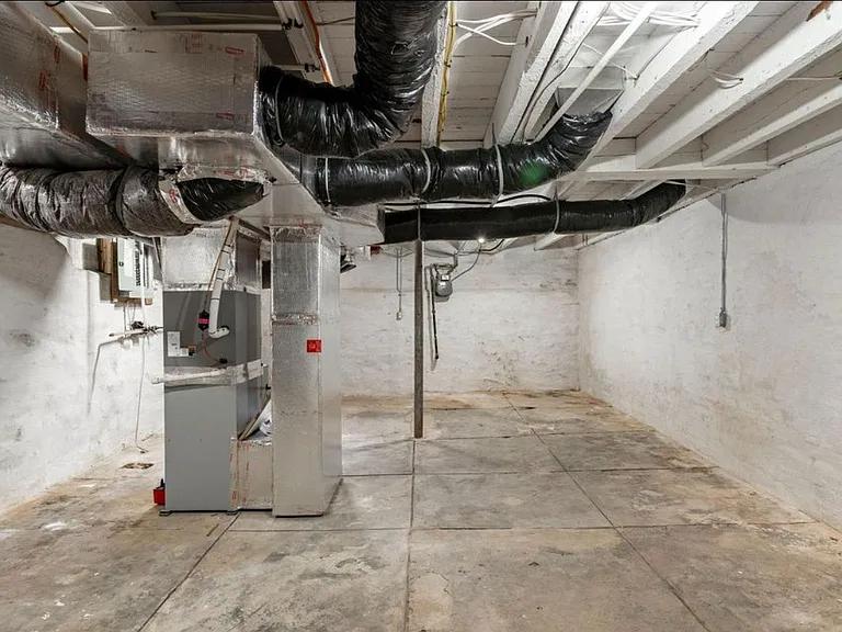 433 S Prince St — Photo 54