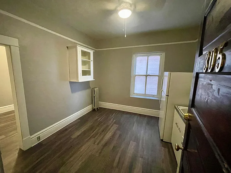 106 S Cedar St — Photo 3
