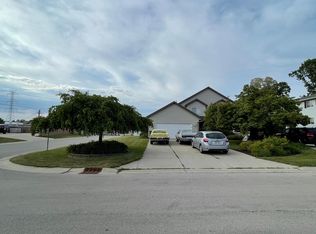 10652 W Parnell Ave, Hales Corners, WI 53130