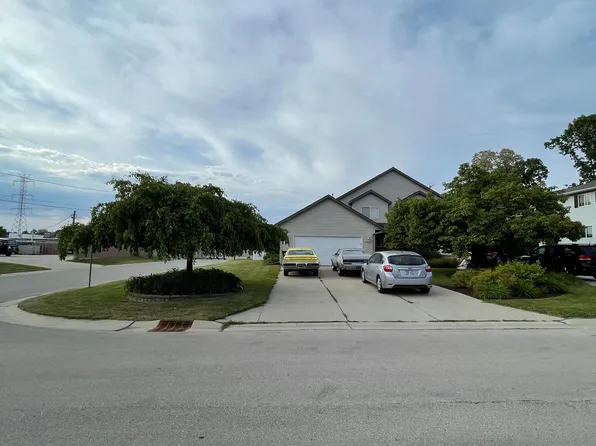 10652 W Parnell Ave, Hales Corners, WI 53130