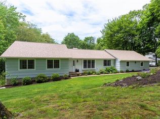 10 Willow Crest Dr, Katonah, NY 10536