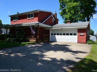 5465 Winell St, Clarkston, MI 48346