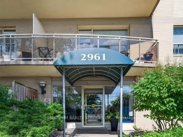 2961 Dufferin St #601, Toronto, ON M6B 3T2