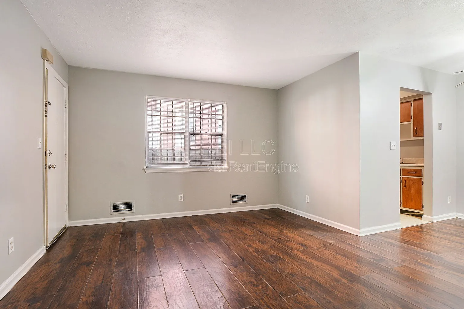 118 W Ormsby Ave APT 2A photo 1
