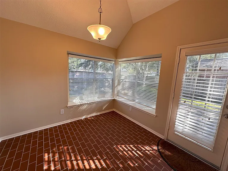 3734 Paigewood Dr — Photo 13