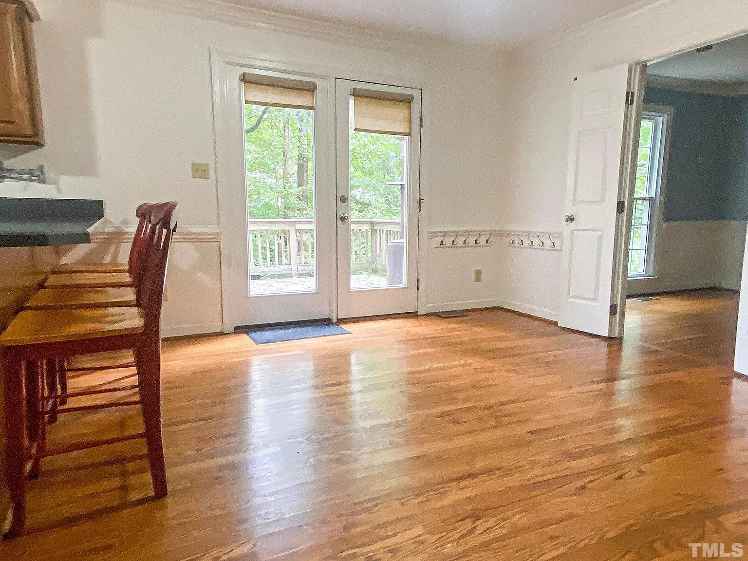3 bed, 2.5 bath, 2214 sqft, $2,395 — Photo 4