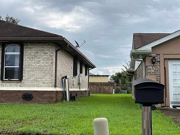 2nd image of 1609 Wakefield Dr