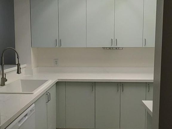 Newly remodeled kitchen.