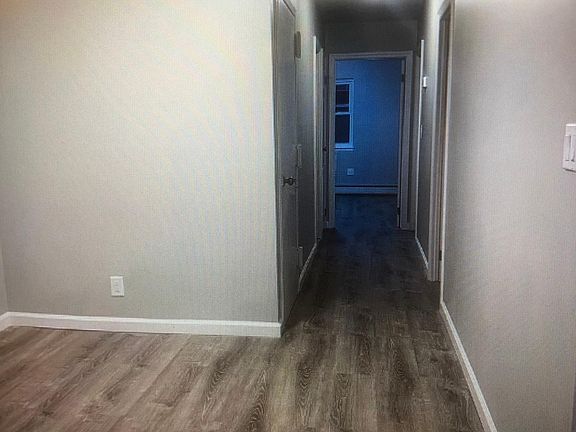 4th image of 246 Pennyfield Ave #2