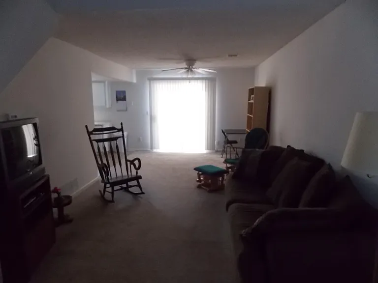 464 Spring Ave — Photo 9