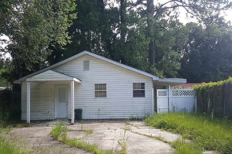 1st image of 222 Pinoak St