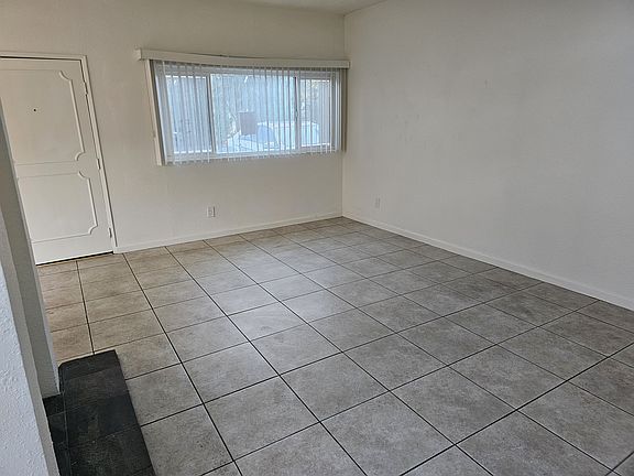 5th image of 2439 Windsor Dr #2439