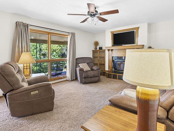 5th image of 24 Woodland Avenue