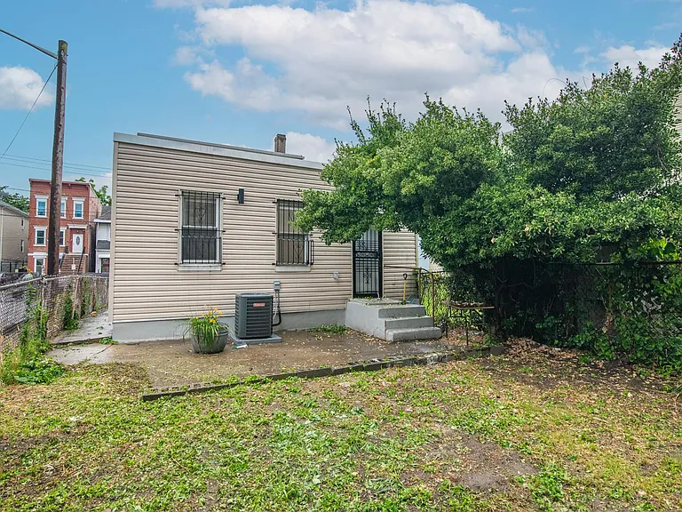 280 Forrest St #1 — Photo 3
