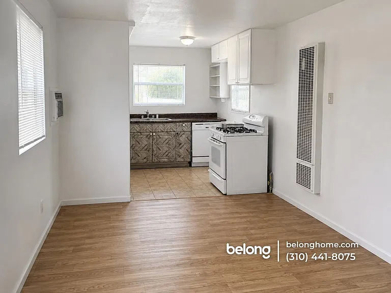 170 E Claremont St — Photo 2