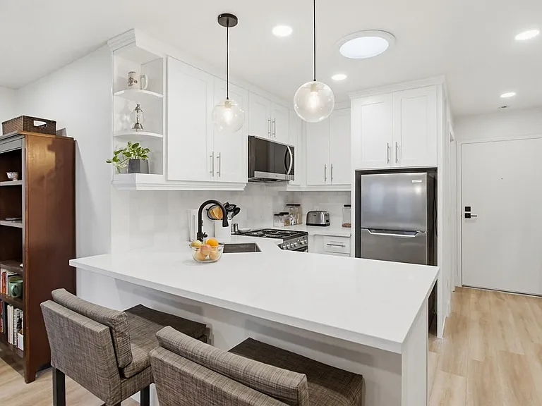 3950 Cleveland Ave #211 — Photo 11