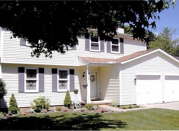 3rd image of 9561 Brayes Manor Dr
