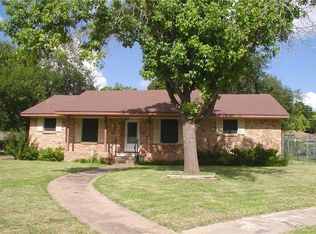 4002 Greensboro Cir, Garland, TX 75041