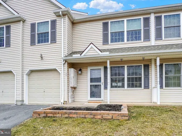 15 Riverview Dr, Wrightsville, PA 17368