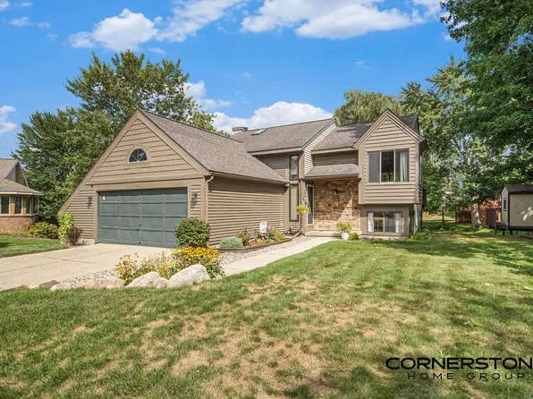 4926 Farmview Ln SE, Kentwood, MI 49508