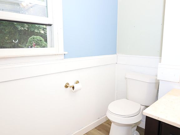 4th image of 16154 Gary Ave